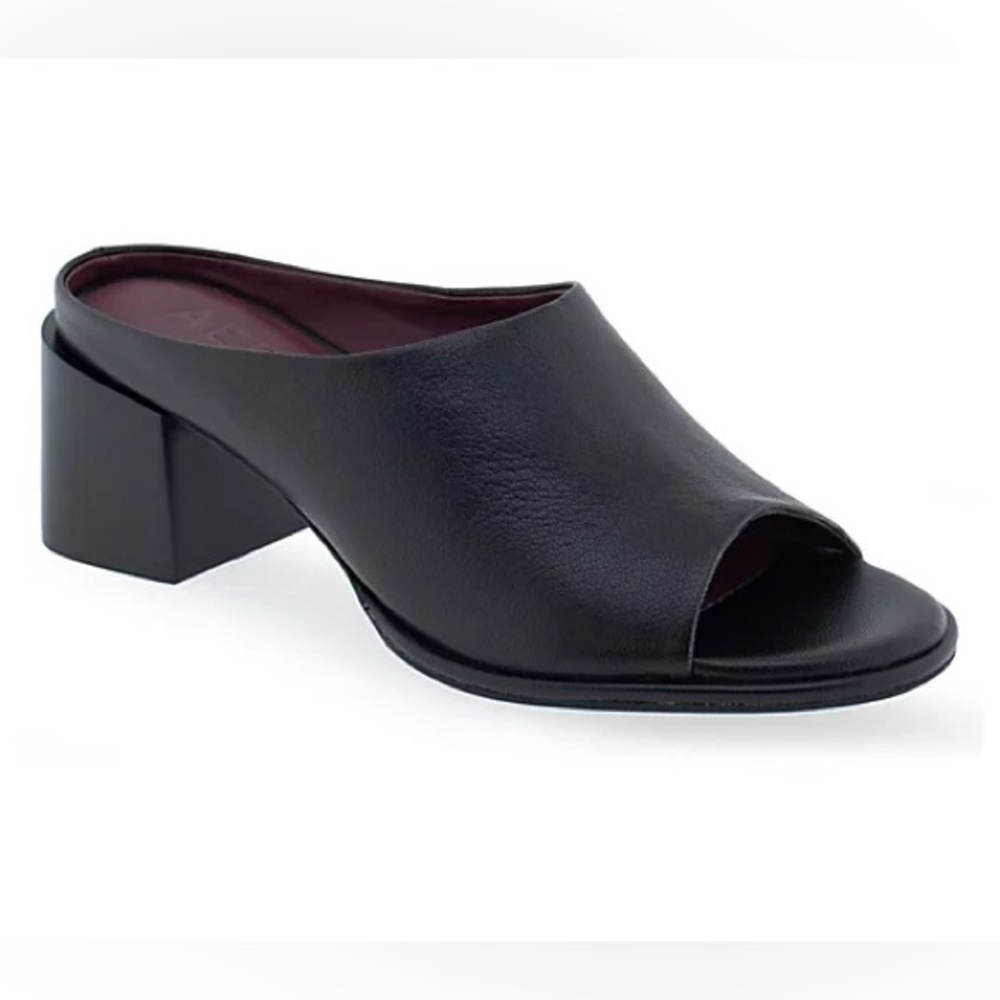 NWOT Aerosoles Ninole Slides Black Leather